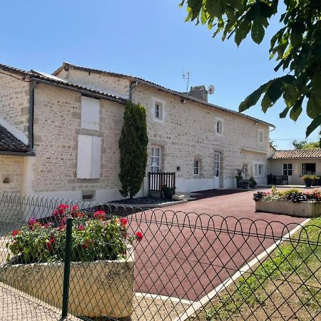 Chambres d'hôtes du puy d'anché Sauzé-Vaussais Extérieur photo